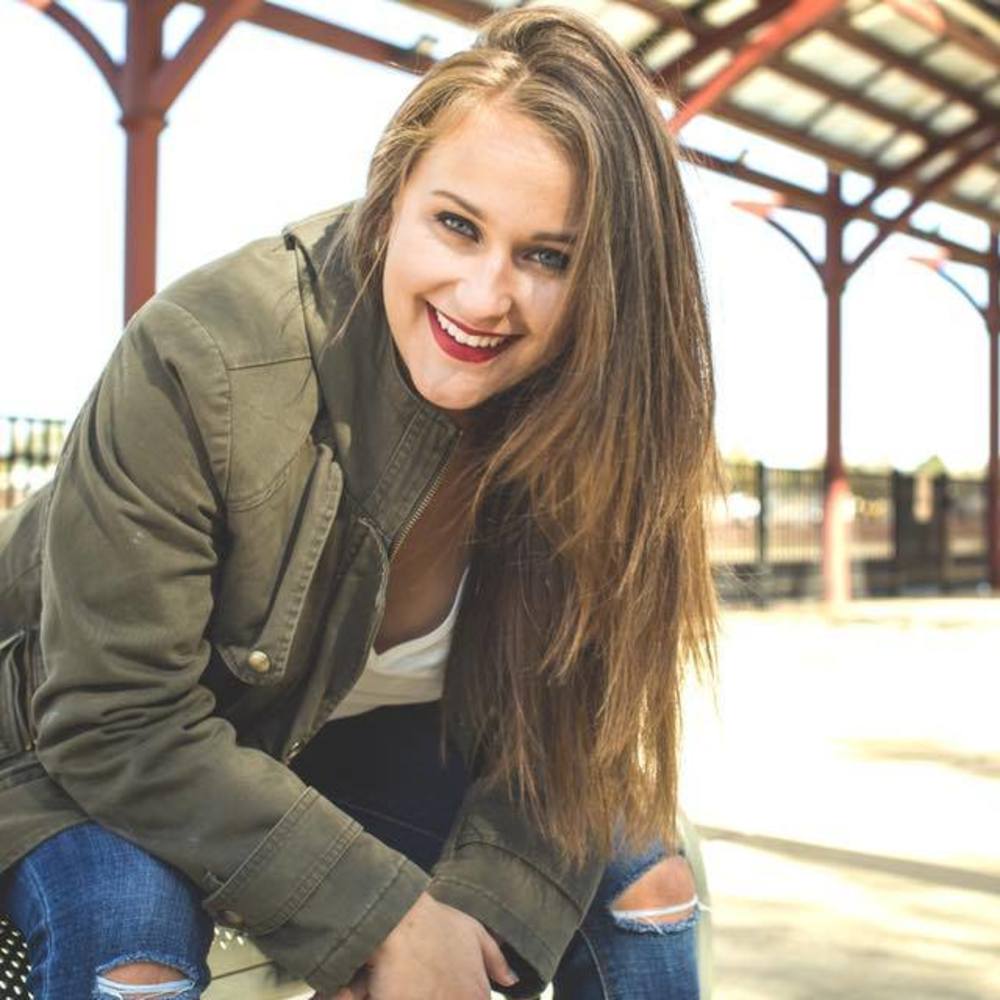 Meet your Posher, Alyssa